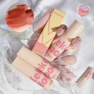 Lip Liners & Lipsticks